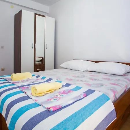 6761b * Baška Voda
